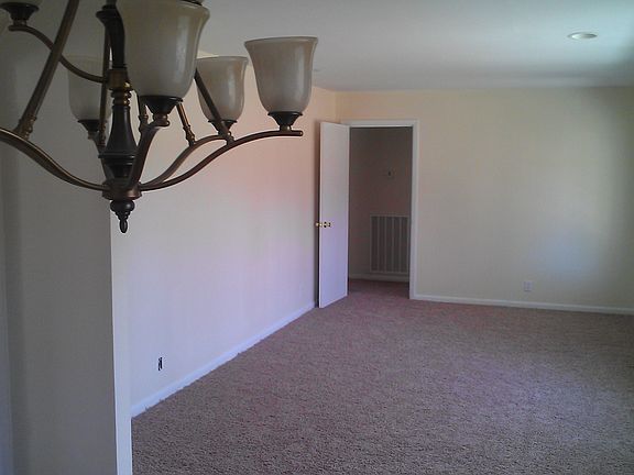 4th image of 3985 Lawing Dr