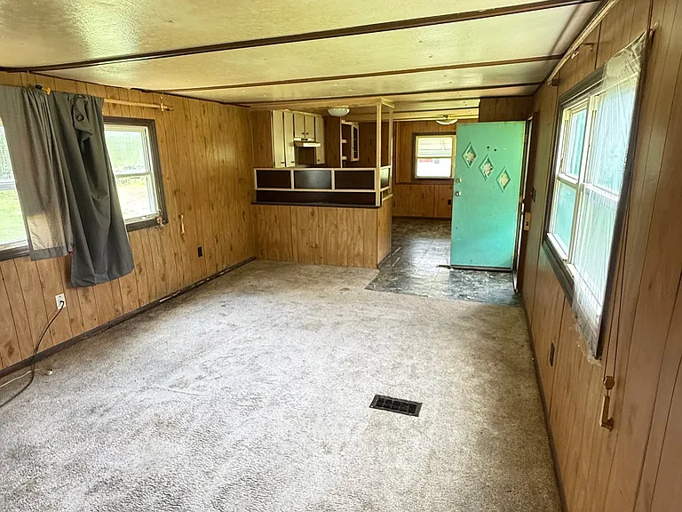 1404 N Rumbaugh Ln #10 — Photo 5