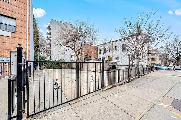 Sold by Compass | media 12