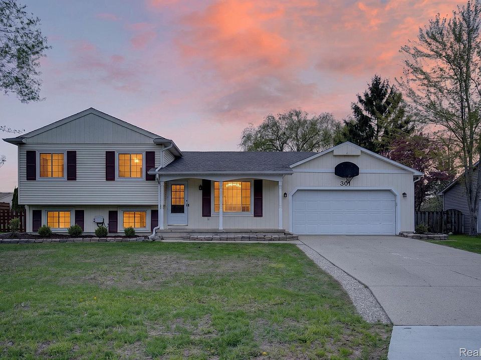 1st image of 301 Lindenwood Dr