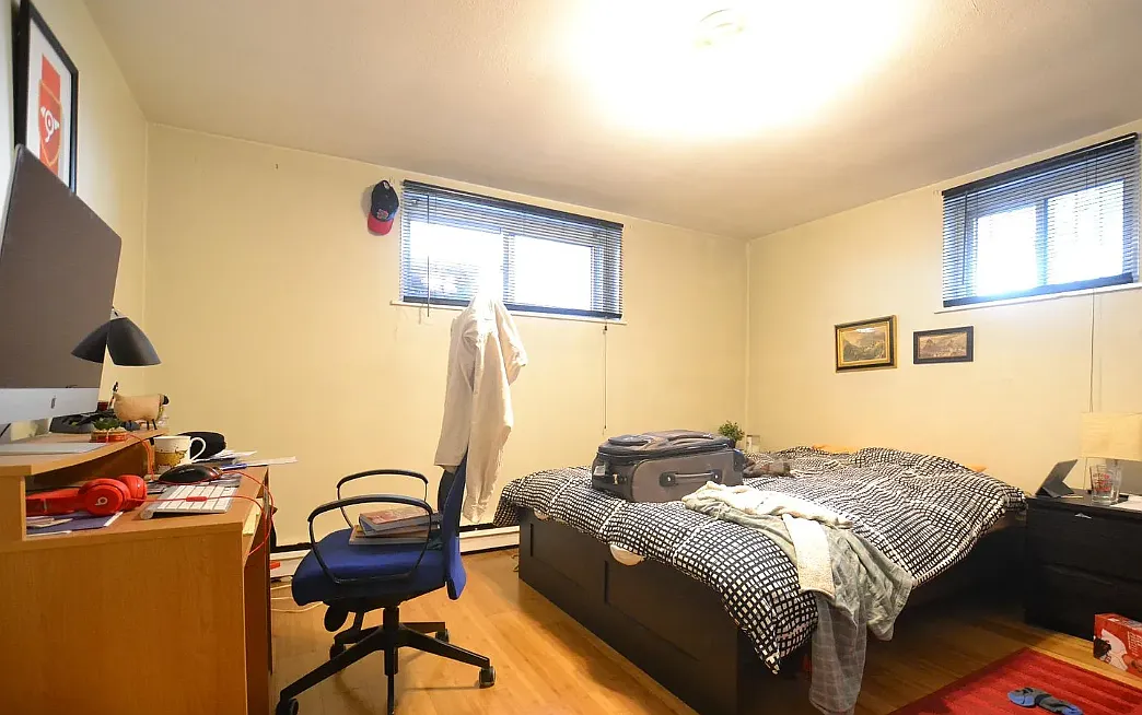 2 bed, 9999 sqft, $2,200 — Photo 3