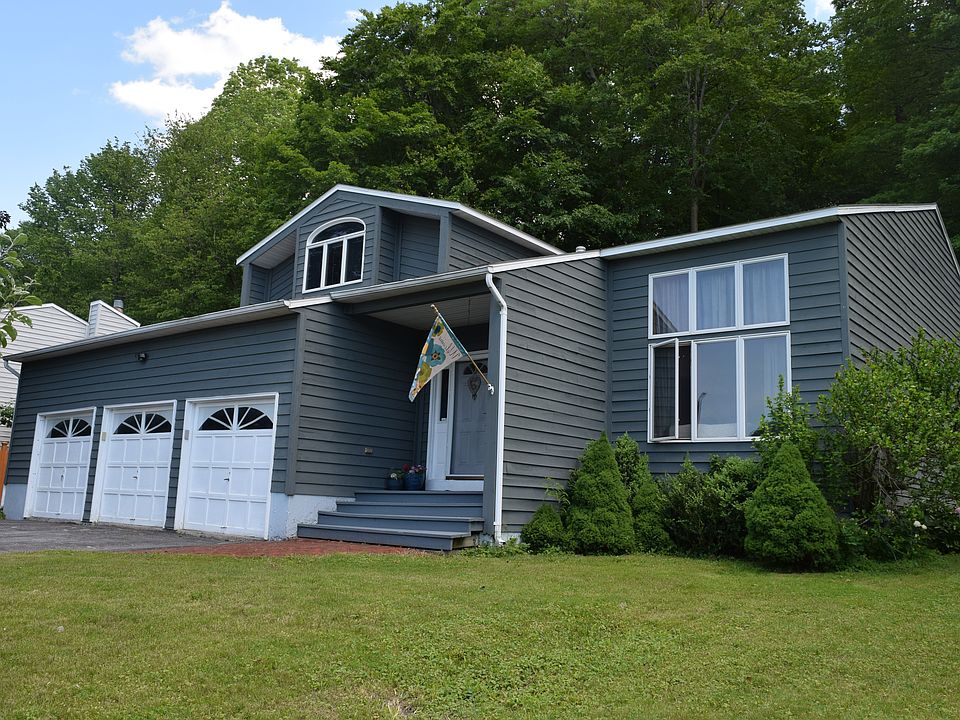 1st image of 301 Mallard Dr