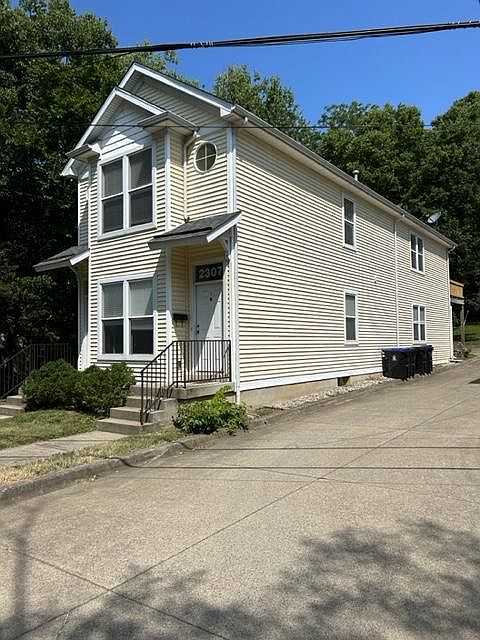 Duplex from the front. Unit A is the bottom level and the basement.