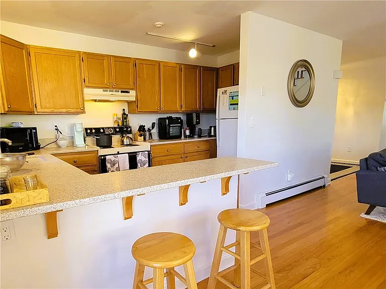 9 1/2 Narragansett Ave #3 — Photo 10
