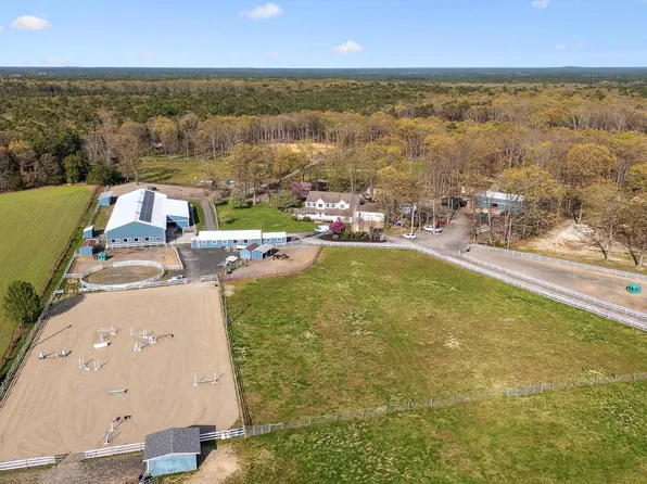 24 Oriental Rd, Shamong, NJ 08088