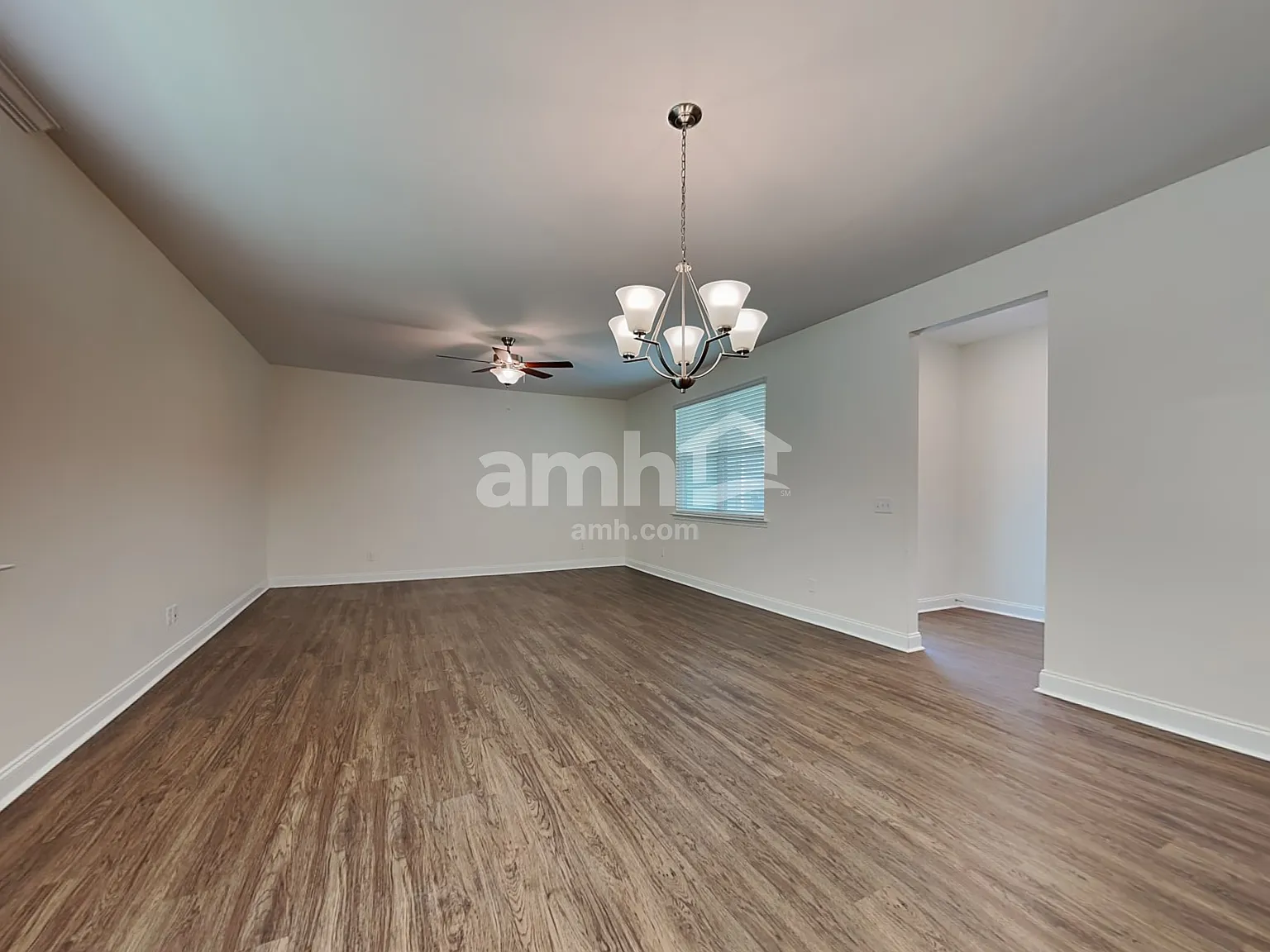 4 bed, 2.5 bath, 2204 sqft, $2,325 — Photo 4