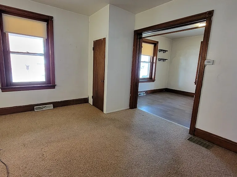 207 W 4th St #2 — Photo 6