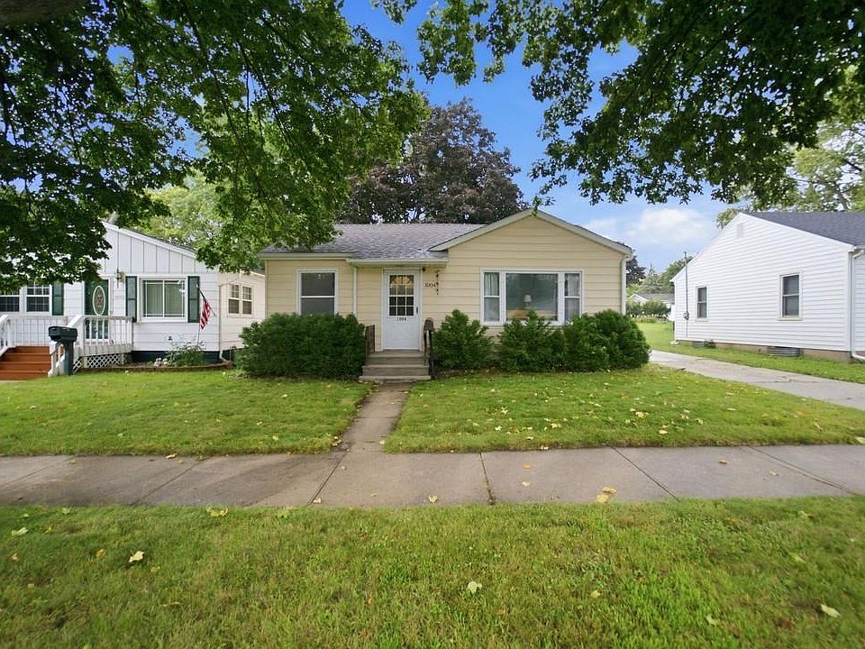 1st image of 1004 Cedar St