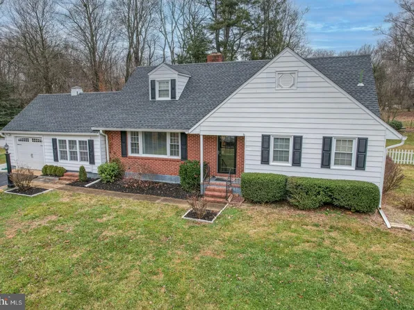 1 Oak Rd, Elkton, MD 21921