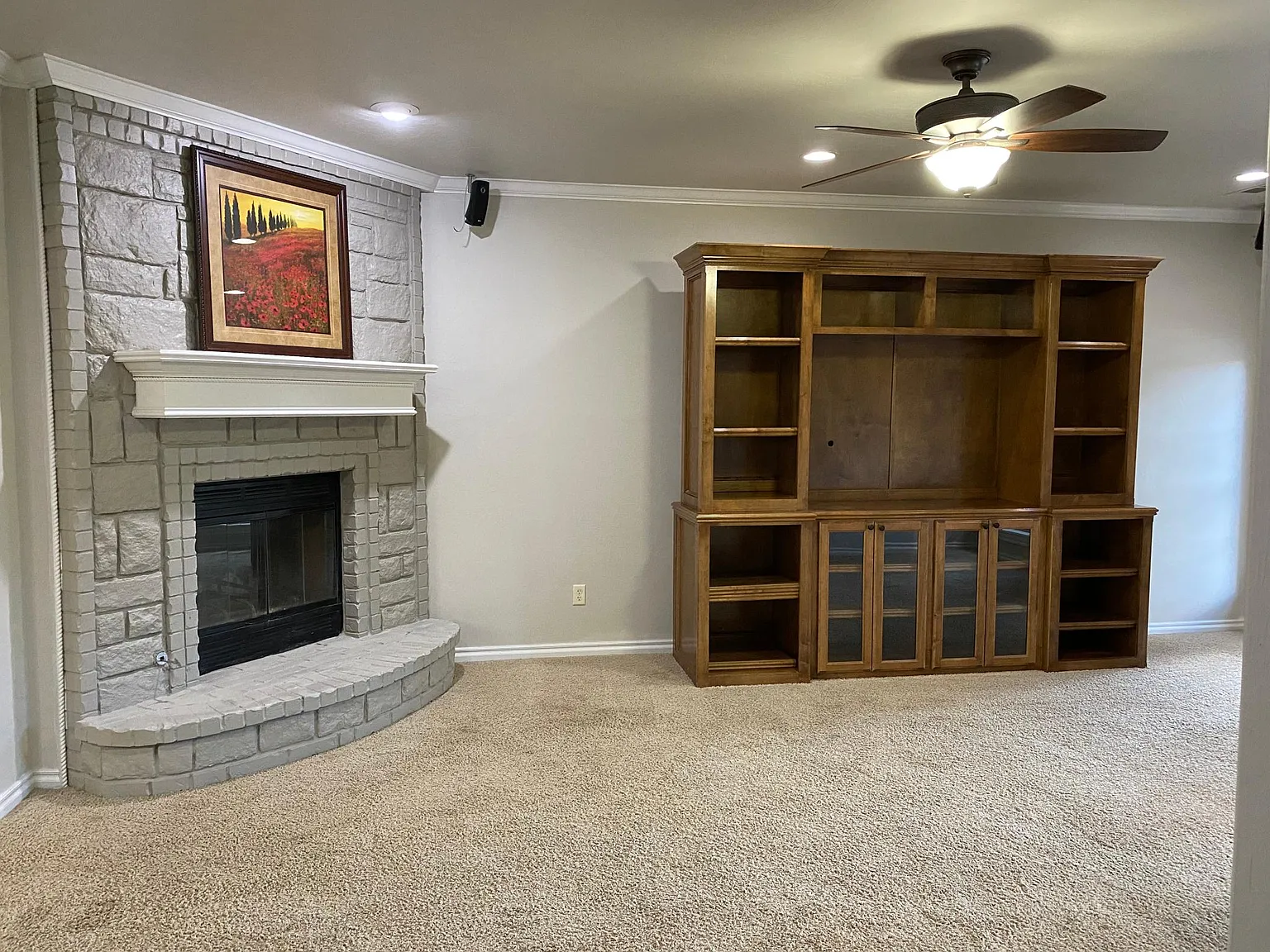 752 Martina Ln — Photo 4