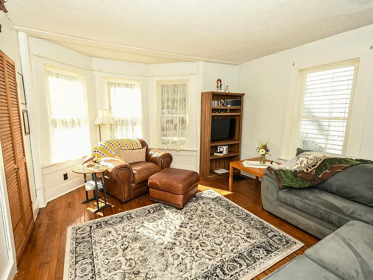 18 Bridge St #1 — Photo 8