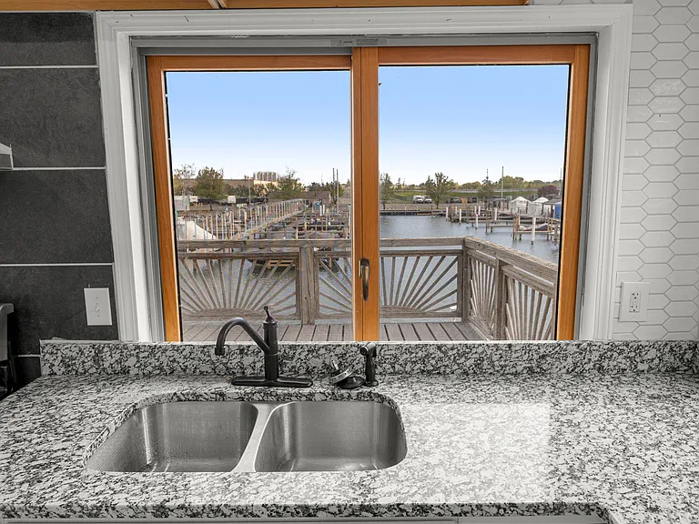 9 Walnut St — Photo 13