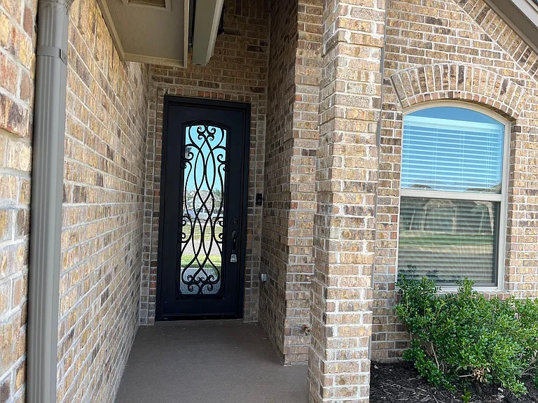 3104 Pebble Pond Dr — Photo 3