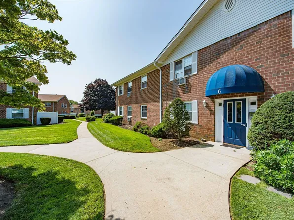 460 Old Town Road #6B, Port Jefferson Station, NY 11776