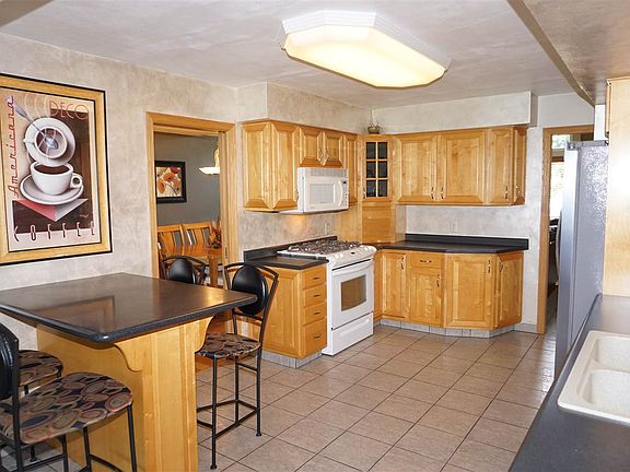 5th image of 4109 Aspen Cir