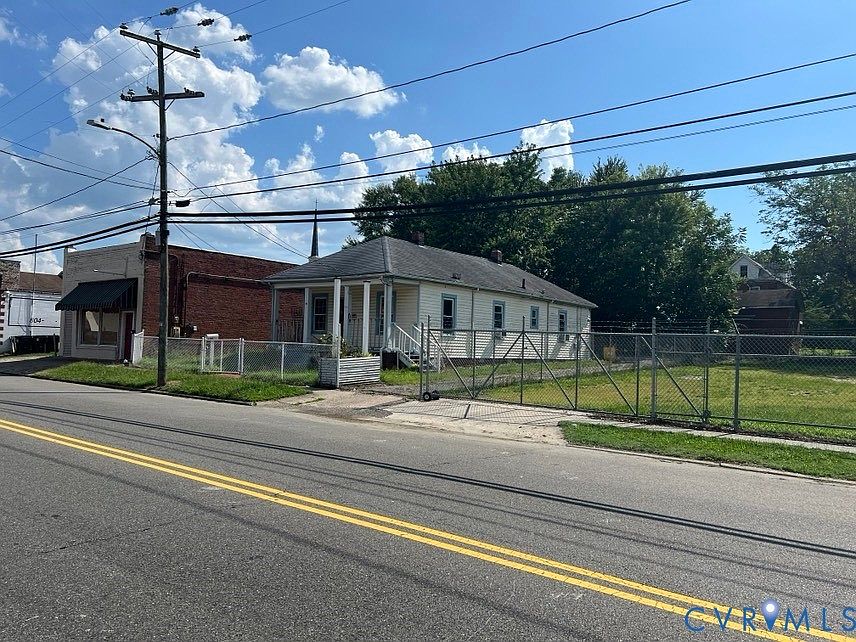2nd image of 224 S 15th Ave Lot 40