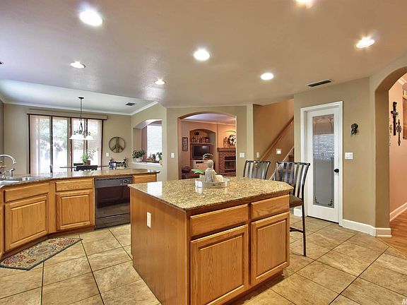 5th image of 200 Silverstone Ct