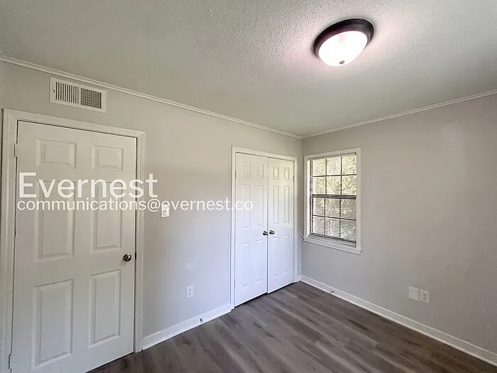 2372 Ashland Dr — Photo 10