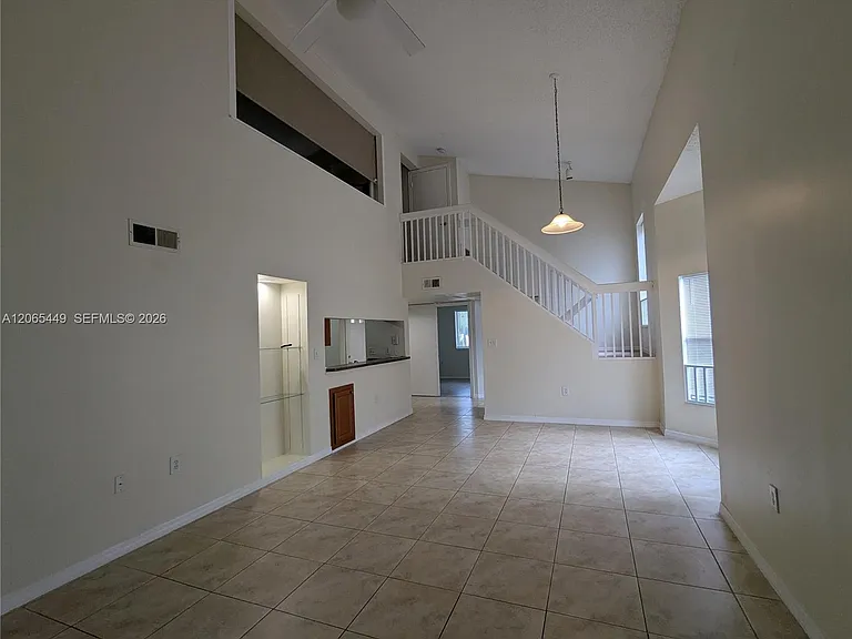 15201 Glenmoor Dr #15201 — Photo 7
