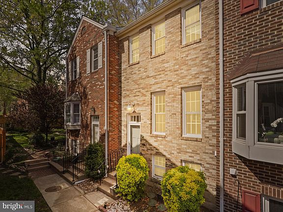 2nd image of 3810 Brighton Ct