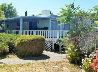 9570 Harbor Dr, Glenhaven, CA 95443