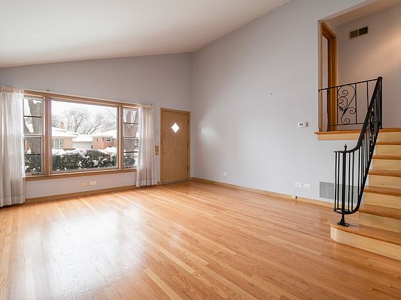 2nd image of 10127 S Minnick Ave