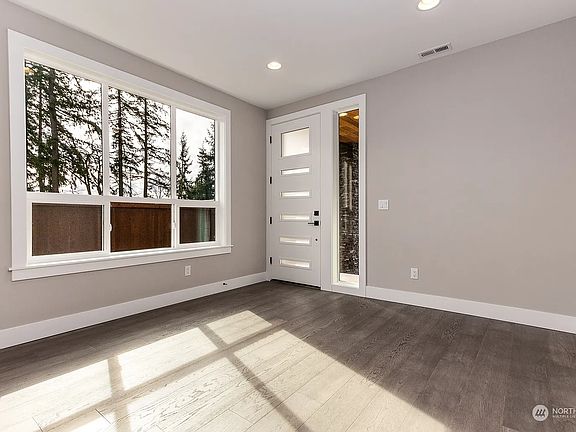 2nd image of 4026 179th St SE