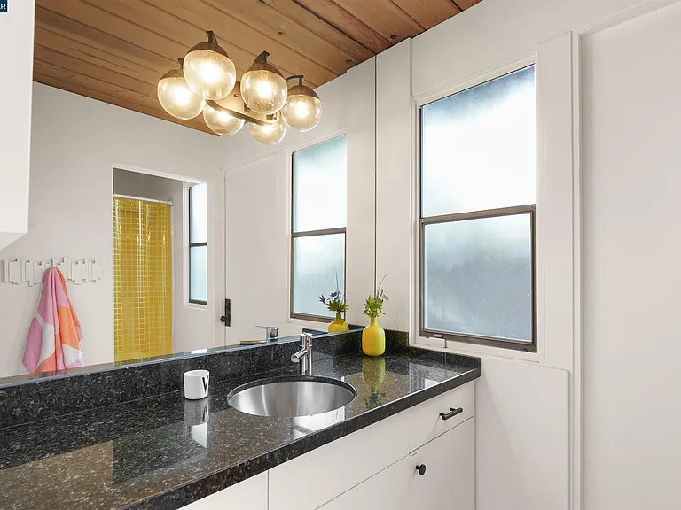 8021 Shay Dr — Photo 24