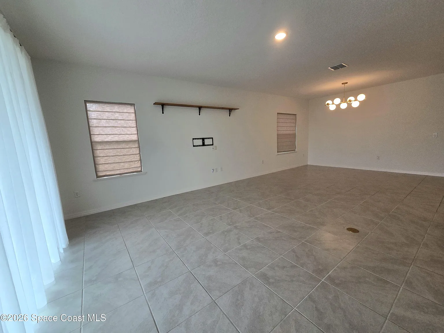 4 bed, 2.0 bath, 2161 sqft, $2,500 — Photo 4