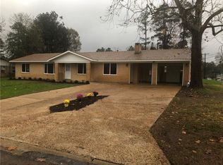 911 Mockingbird Ln, Pineville, LA 71360