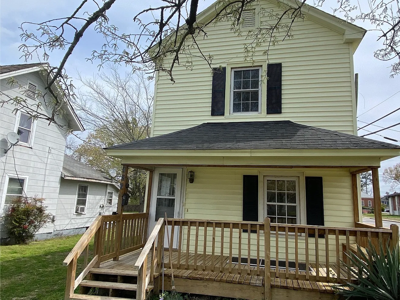 3 bed, 1190 sqft, $1,475 — Photo 1