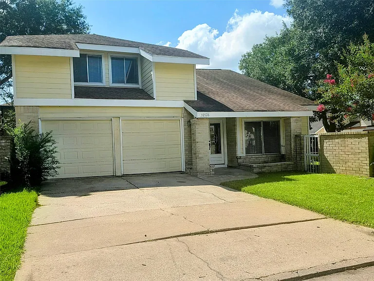 10526 Chapel Hill Dr — Photo 1