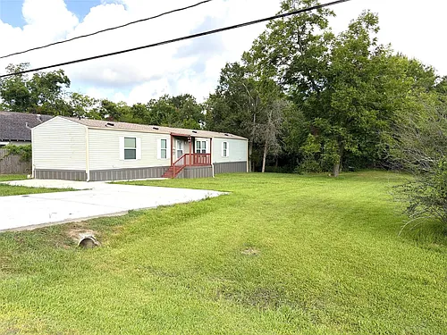 215 Live Oak St Photo 1