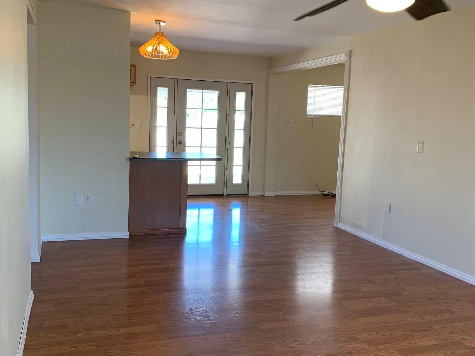 345 W Magnolia St — Photo 3