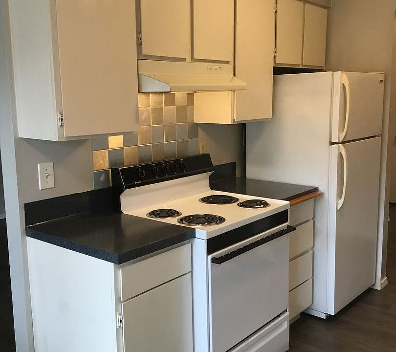 1st image of 2401-2453 SE Taylor St #2431