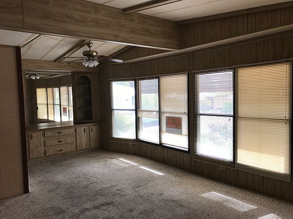 dining area with buil-ins