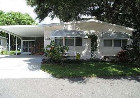 1st image of 630 Hyde Park Cir W