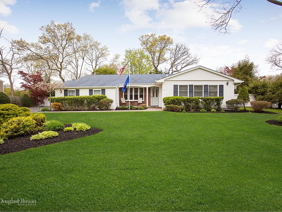 1st image of 7 Chauncey Ln