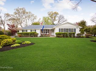 7 Chauncey Ln, Coram, NY 11727