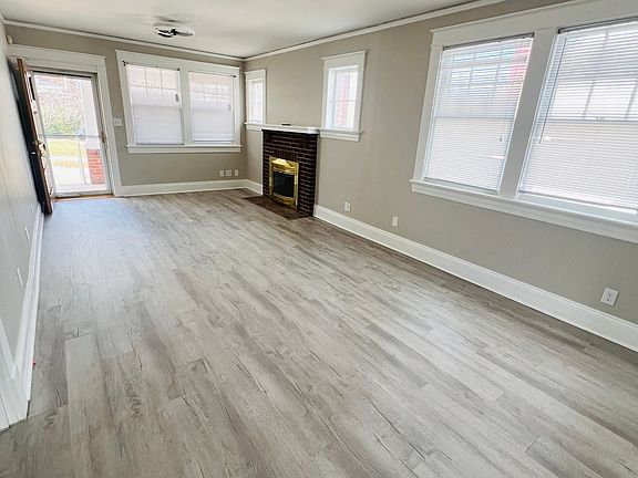 4th image of 2206 Park Pl #A