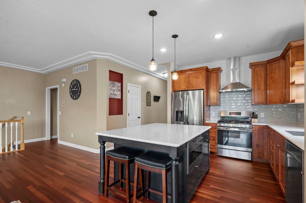 6673 99th St S, Cottage Grove, MN - View 6