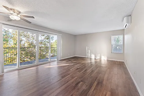 228 Las Flores Dr #19 Photo 1