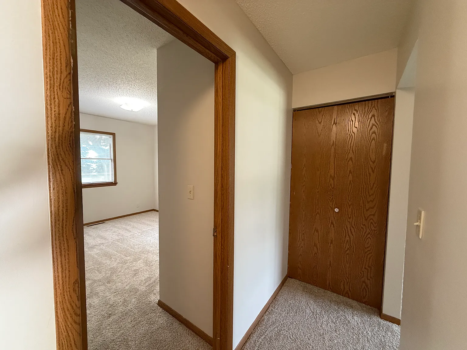 2 bed, 1000 sqft, $1,350 — Photo 3