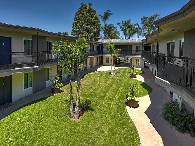 Citrus Gardens — Photo 20