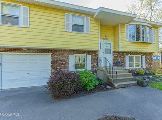 5028 Juniper Ln, Schenectady, NY 12303
