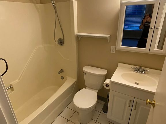 3rd image of 300 Essex St APT 3