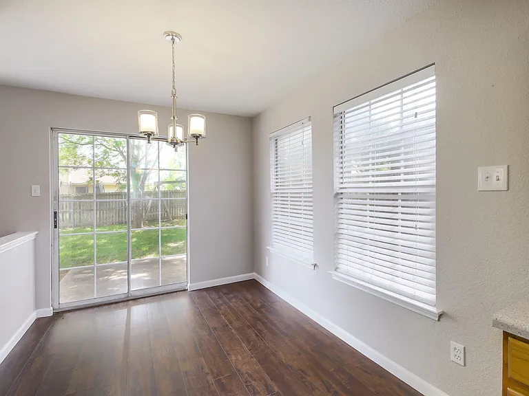 1806 Oakmont Ln — Photo 14