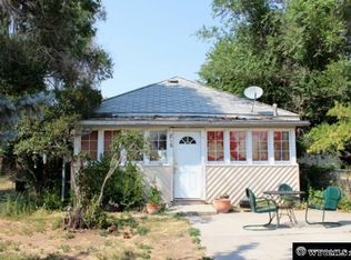 818 Big Horn St, Thermopolis, WY 82443