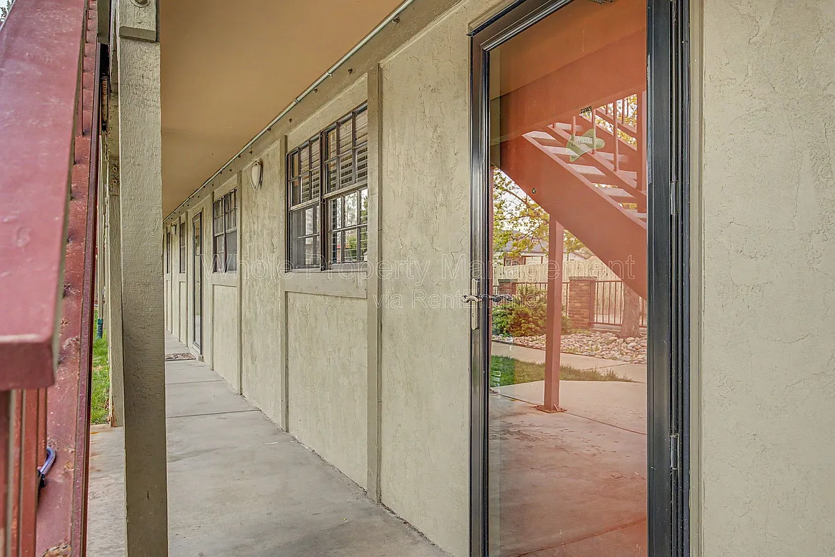 Building Photo - 1021 Carr St #10