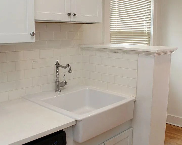 Gorgeous Remodeled Belmont 1 Bedroom with Garage! — Photo 13